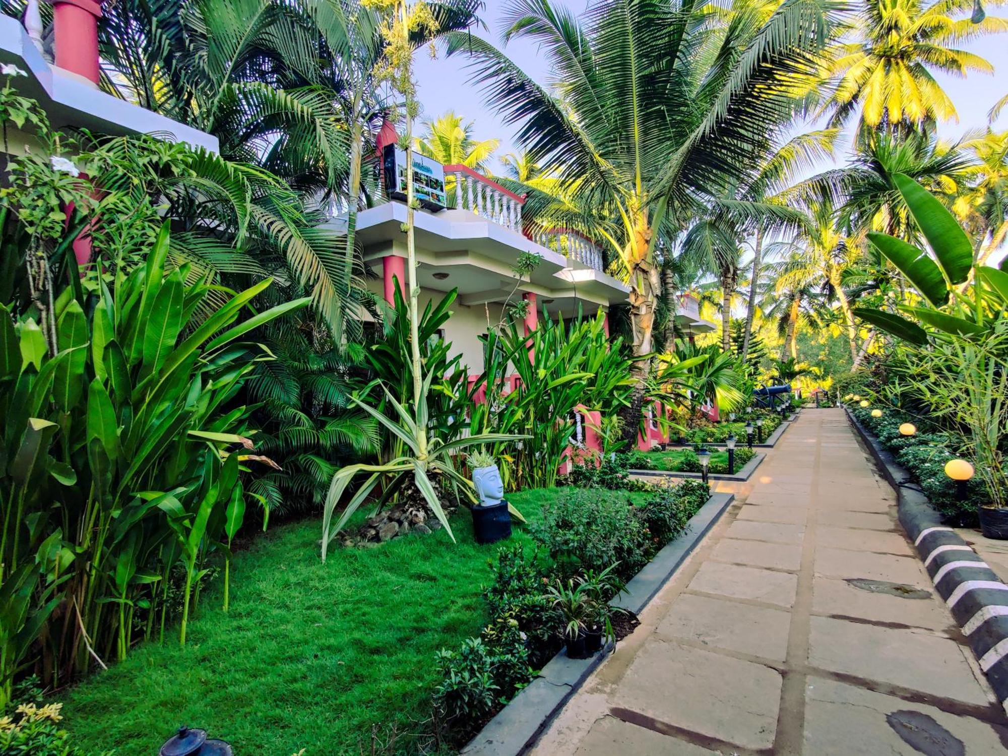 Vintage Beach Resort Agonda Esterno foto